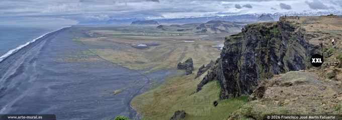QF6743706. Endless Black Beach seen from Dyrhólaey, South Region (Iceland)