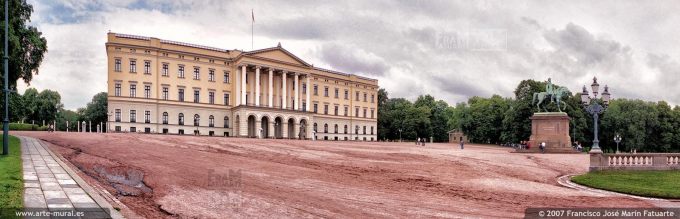 7N624703. Royal Palace in Oslo (Norway)