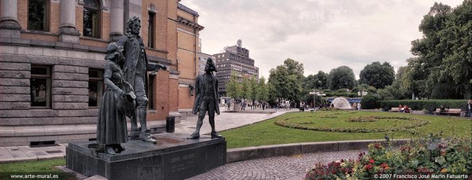 7N624716. The Holberg monument in Nationaltheatre's north facade