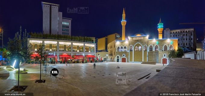 IF109503. Place du Kahn Antoun Bey and Al Majidieh Mosque. Beirut, Lebanon